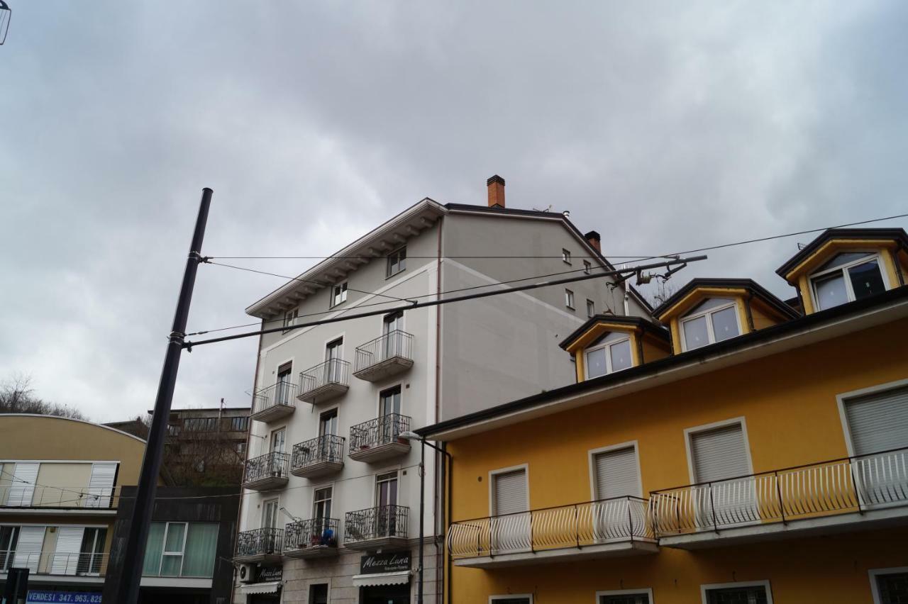 Bonjour Bonheur * Avellino