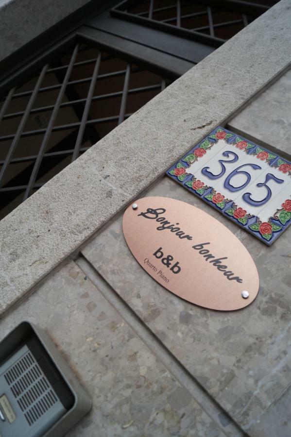 Bonjour Bonheur Bed & Breakfast *